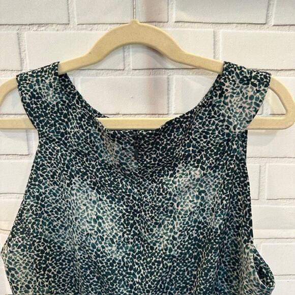 Banana Republic Top Blouse Size 0 Sleeveless Shirt Button Front Green & White - Picture 5 of 9